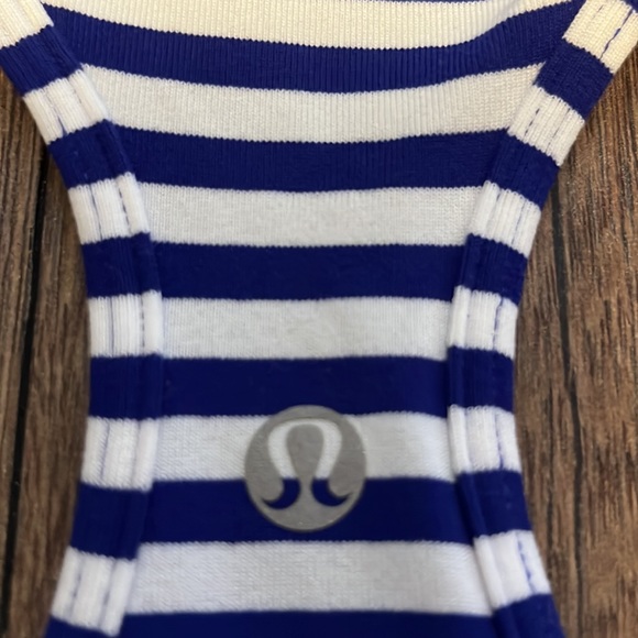 Lululemon Cool Racerback Blue & White Stripe Size 2 - Picture 5 of 6